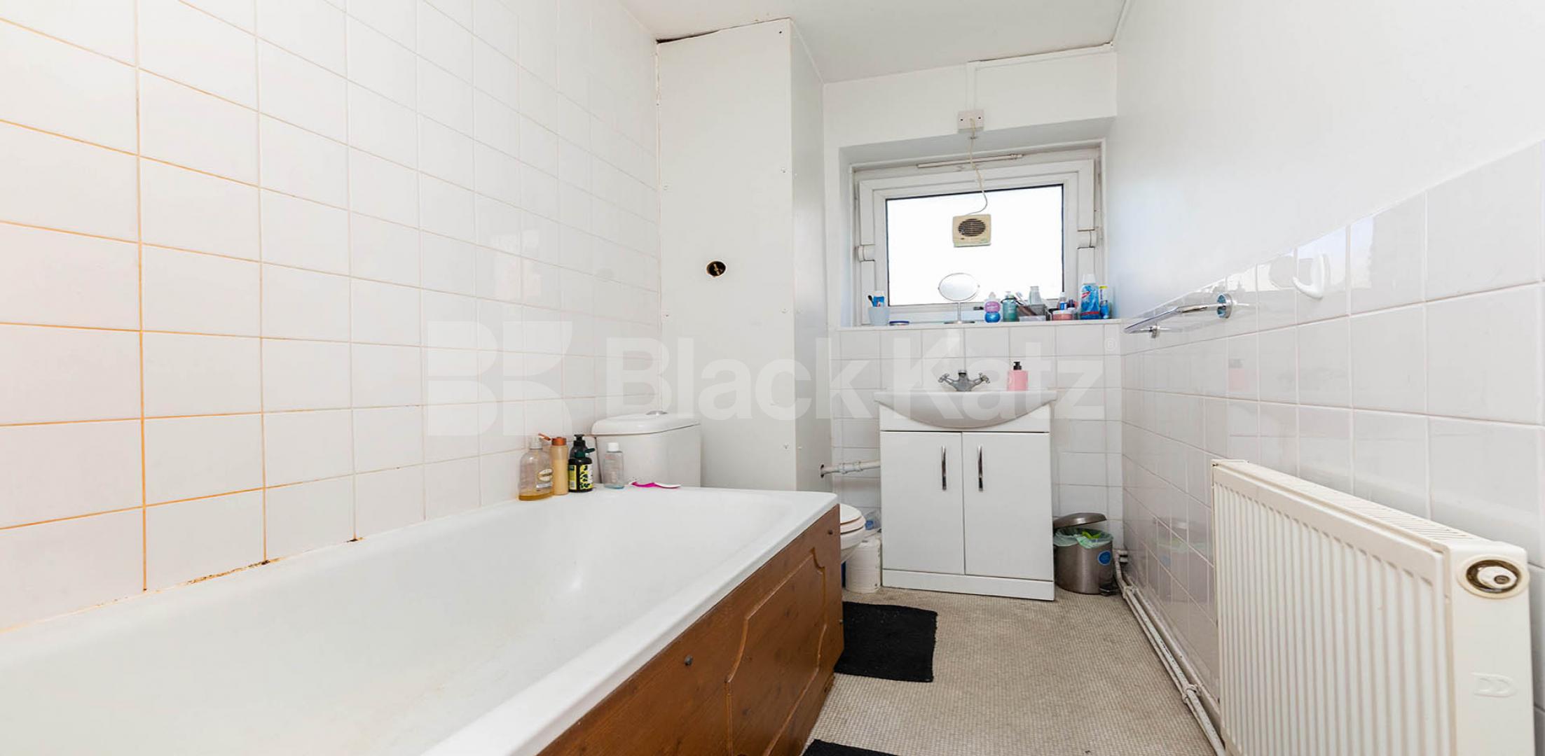 			2 Bedroom, 1 bath, 1 reception Flat			 Kirkstone, Harrington Street, Camden / Euston